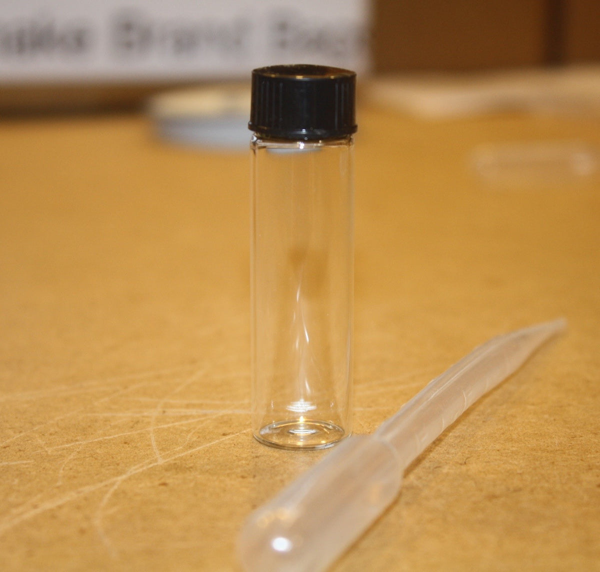 Glass vial 1/4 oz. with pipette – Proof Fly Fishing