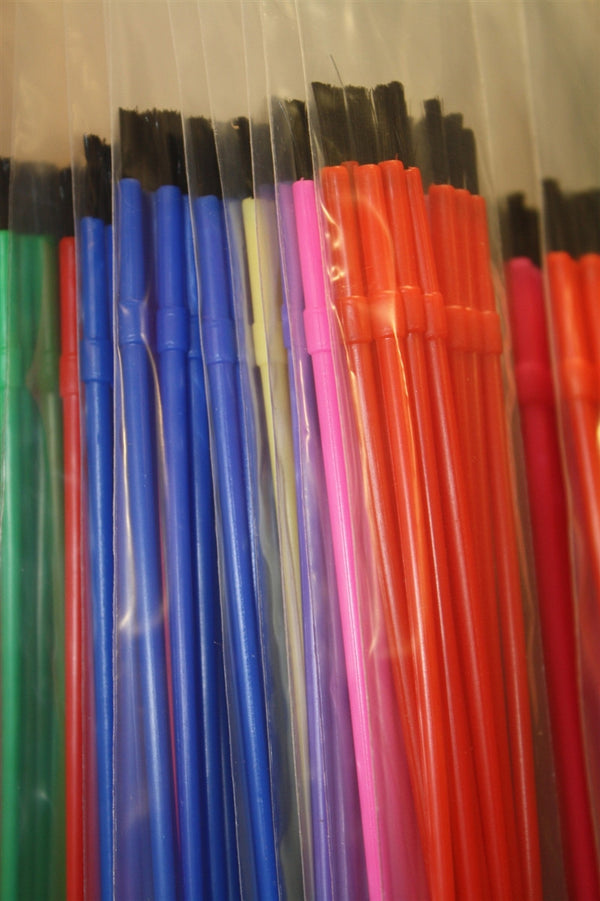 Plastic brushes (10 per pack)